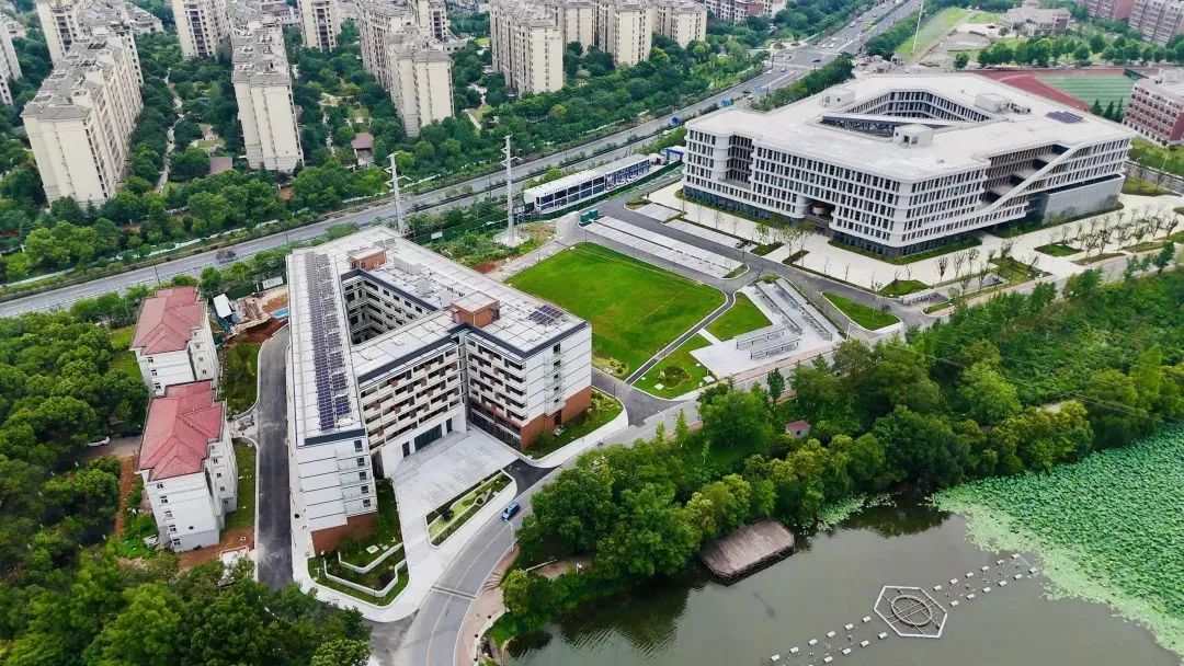 項目案例丨綠色建筑、光儲直柔雙三星：南京工業(yè)大學(xué)北苑學(xué)生公寓光儲直柔項目