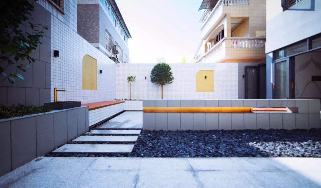 廢棄30年的舊宅，建筑師改后不僅清爽通透，還多了1間房和2個(gè)院子