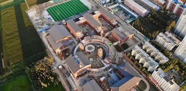 河北省首個(gè)綠色建筑三星級(jí)中學(xué)竣工：歷時(shí)僅9個(gè)月