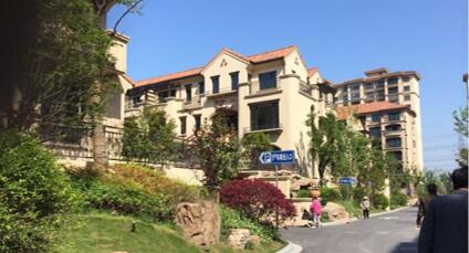 8.2.1保護(hù)或修復(fù)場地生態(tài)環(huán)境，合理布局建筑及景觀